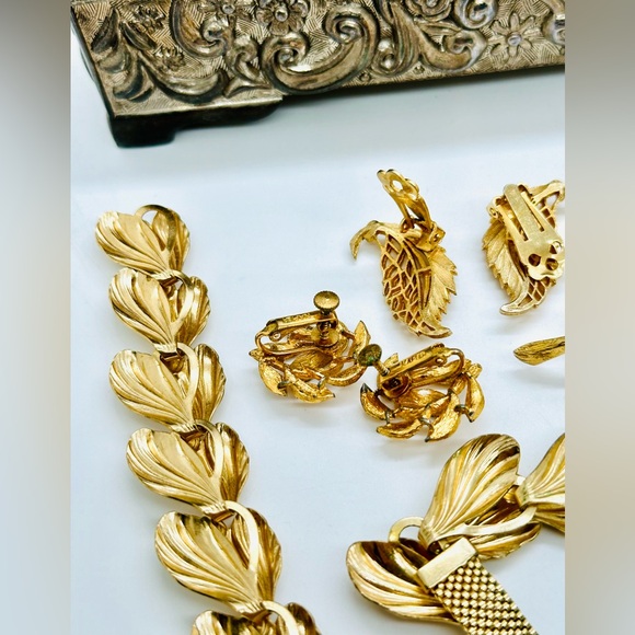 Vintage Leaf Jewelry Lot - Picture 6 of 17